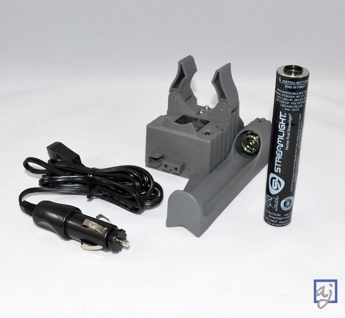 Streamlight Stinger Piggyback Smart Charger with Battery and DC Car Cord T5201