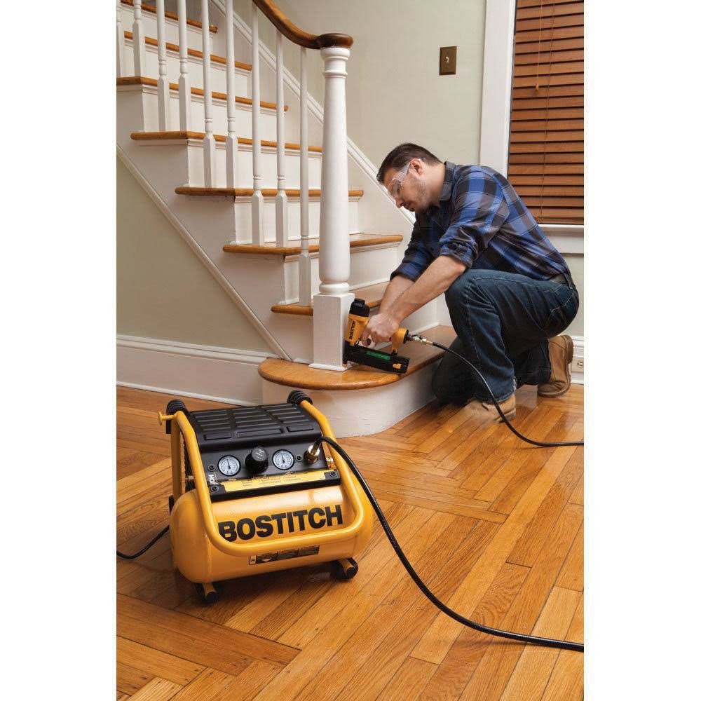 Oil-Free Suitcase Style Air Compressor - 2.5 Gallon - 150 psi N60035