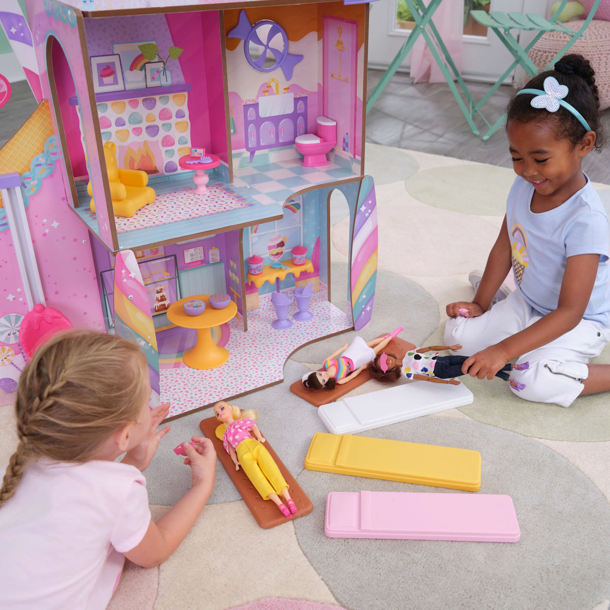 Wooden Dollhouse with Elevator 28 Accessories W641
