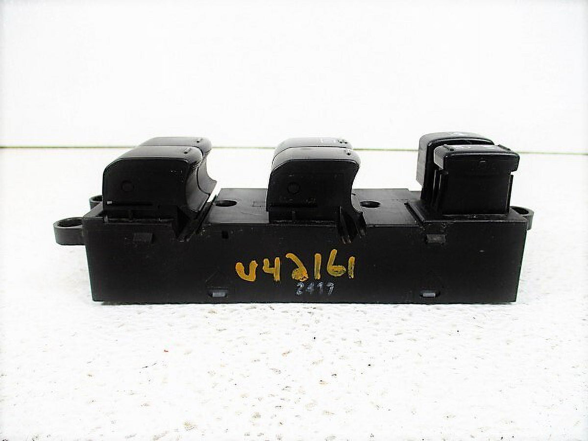 Pre-Owned Subaru Forester Driver Master LH Auto Window Lock Switch C7820