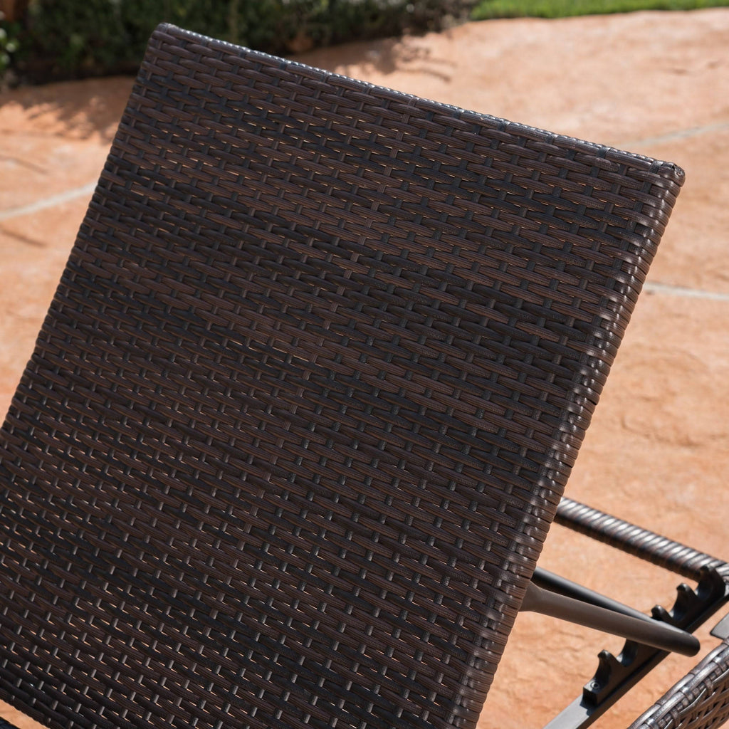 Brown Wicker Chaise Lounge Set of 4 G957102