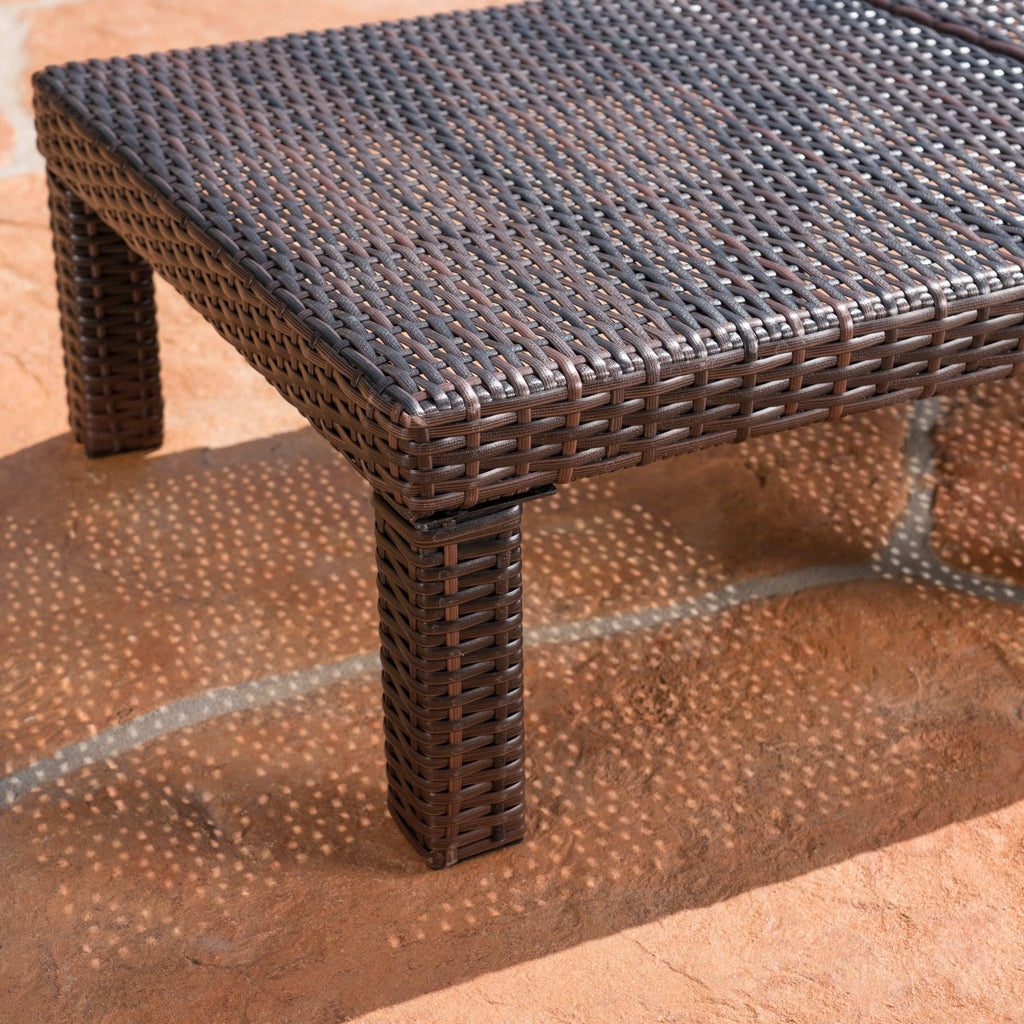 Brown Wicker Chaise Lounge Set of 4 G957102