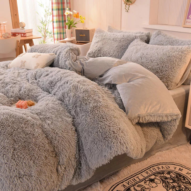 Light Gary Full Size Faux Fur Duvet Cover Set with 2 Pillow Cases C93536