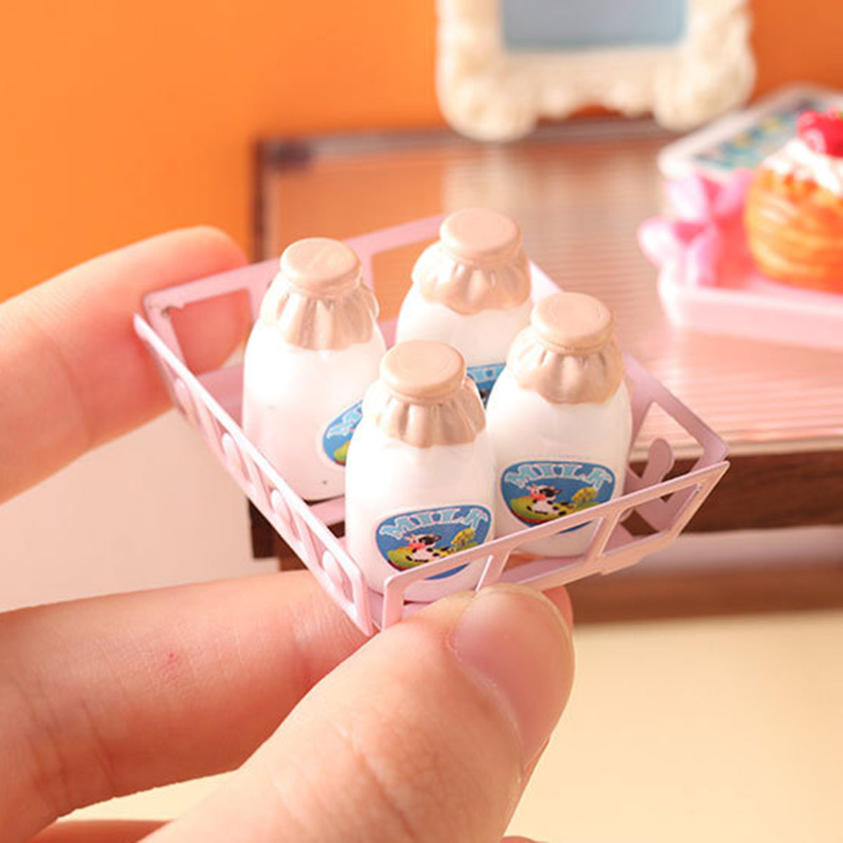 1:12 Scale Dollhouse Miniature Milk Bottle with Storage Basket Y5338