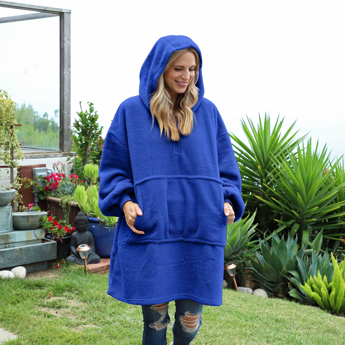 Oversized Microfiber Faux Shearling Wearable Blanket with Front Pocket L6807