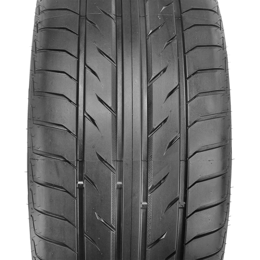 275/40ZR18 High Performance Tire C659085