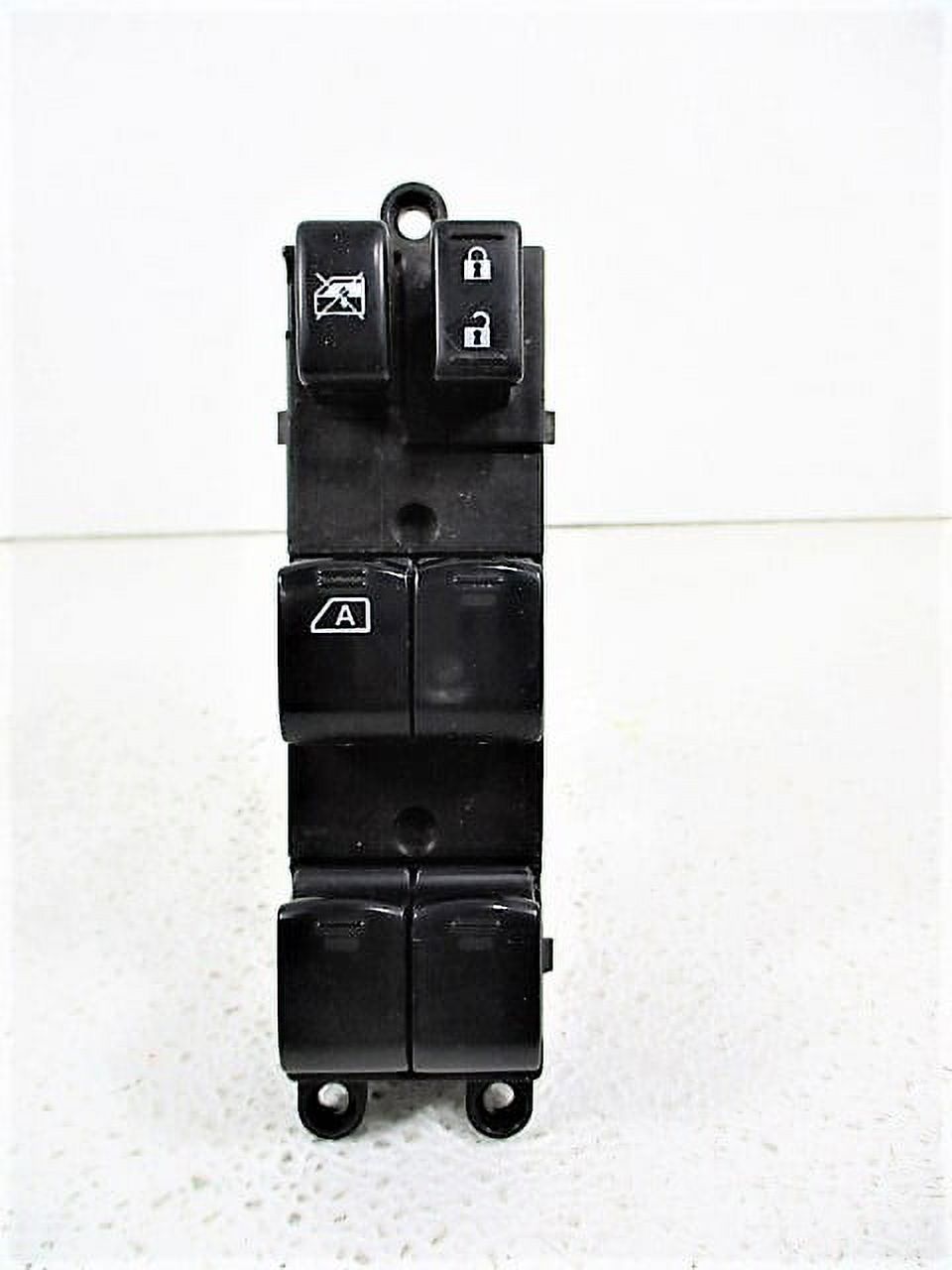 Pre-Owned Subaru Forester Driver Master LH Auto Window Lock Switch C7820